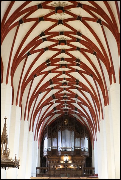 Thomaskirche orgel 2.jpg