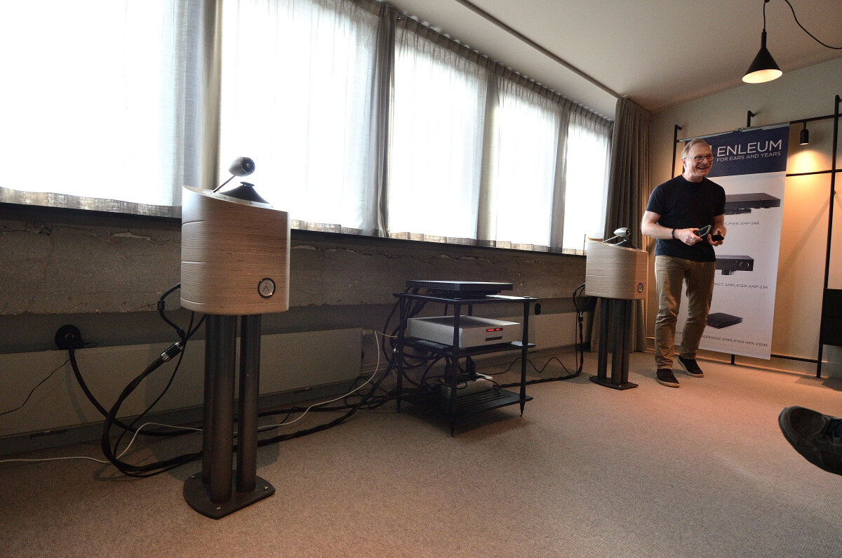 Ilumnia Vocalis MKII NE_2272.JPG