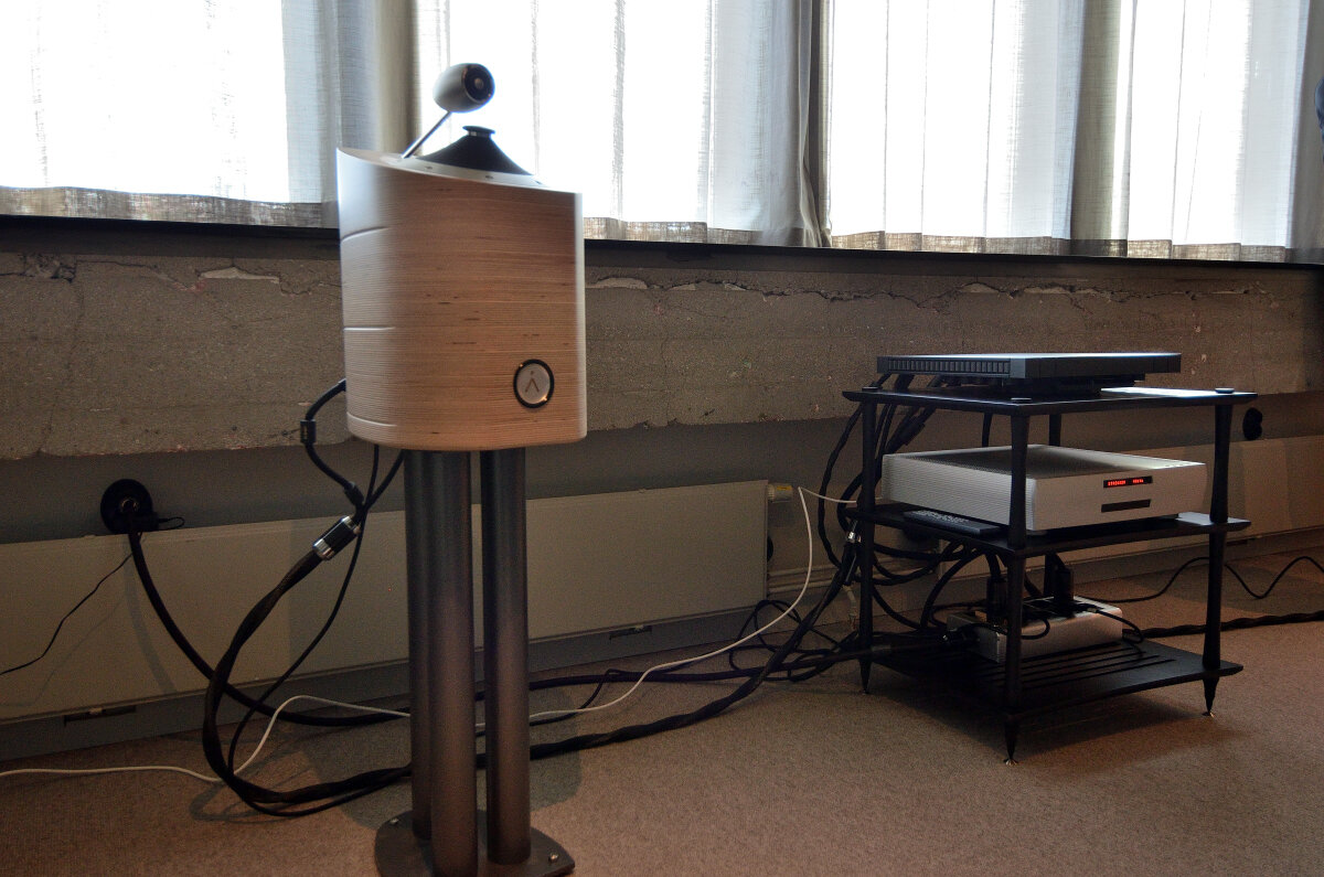 Ilumnia Vocalis MKII NE_2273.JPG