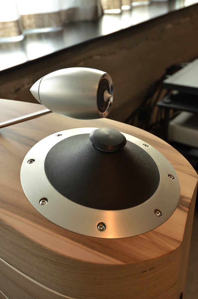 Ilumnia Vocalis MKII NE_2274.JPG